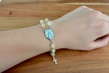 Load image into Gallery viewer, Honey Jade Open Bracelet