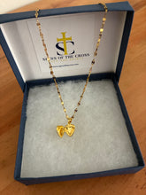 Load image into Gallery viewer, Small Heart Locket