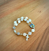Load image into Gallery viewer, Peach Agate Open Bracelet